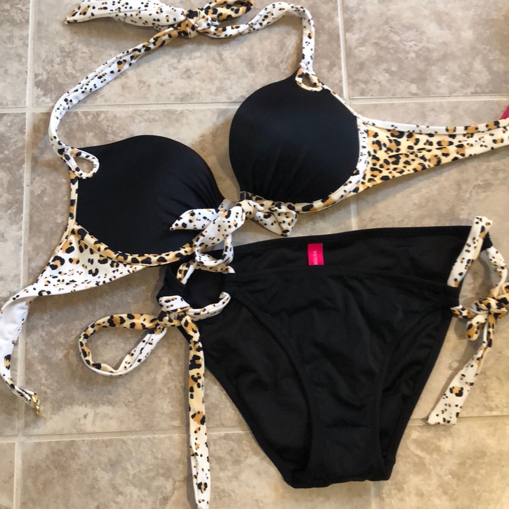 Black and leopard print bikini